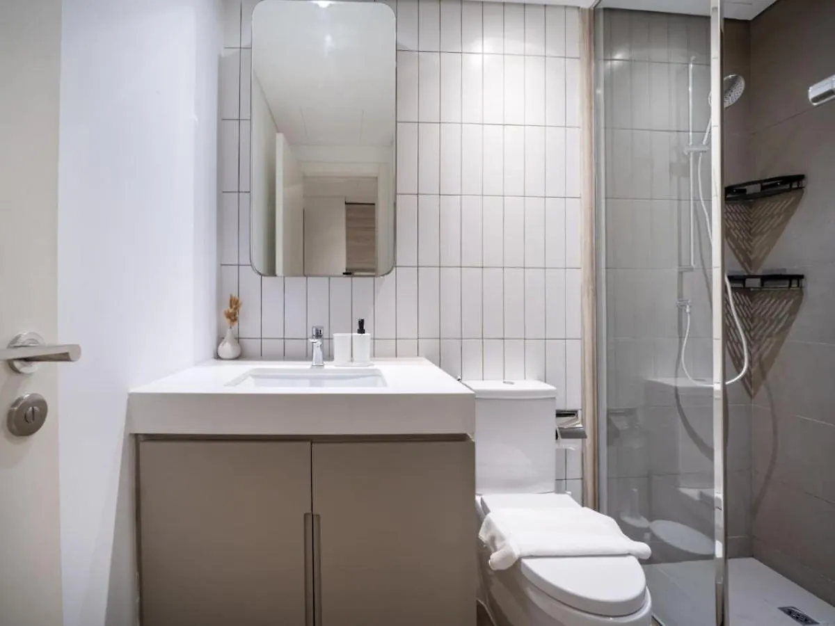 Stylish Eaton Place Studio In Jvc Dubai